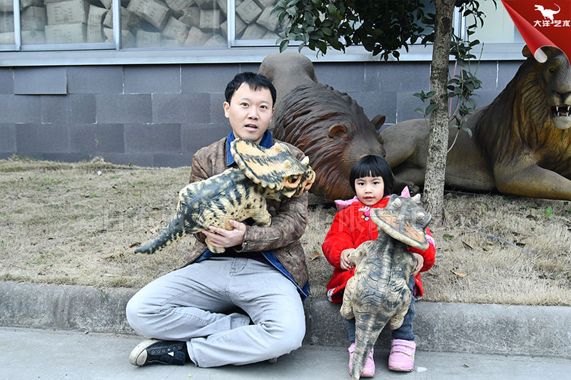 恐龍手偶，仿真手偶恐龍