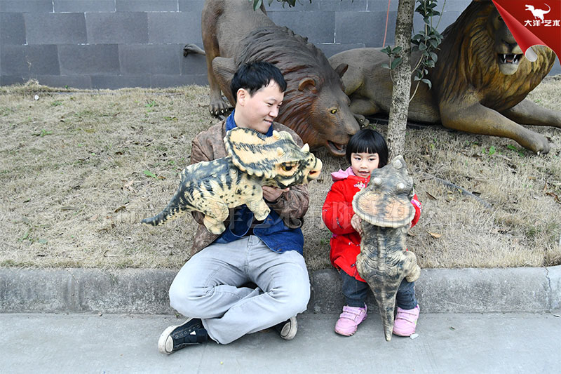 恐龍手偶，仿真手偶恐龍