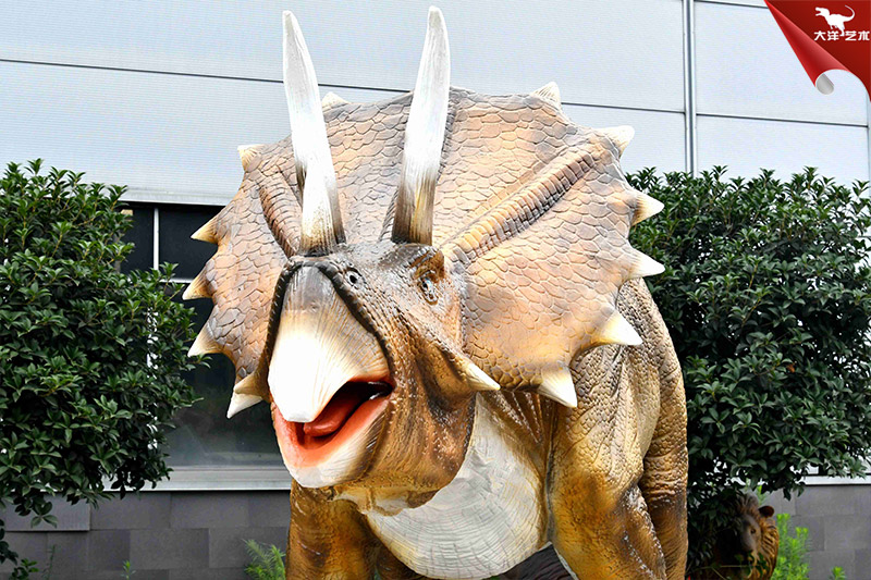 三角龍，大型仿真恐龍